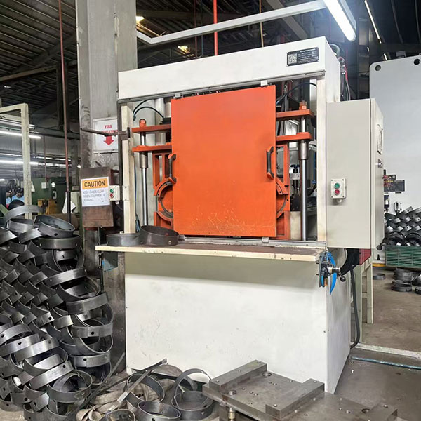 Camping-LPG-Gas-Cylinder-Double-Station-Foot-Ring-Welding-Machine