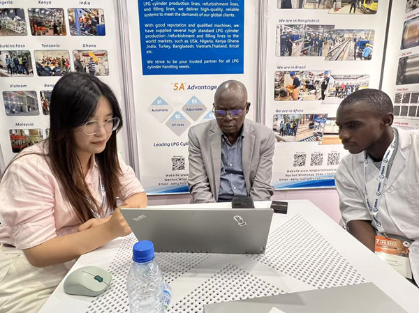 Longterm meeting customers at LPG exhibition in Côte d’Ivoire