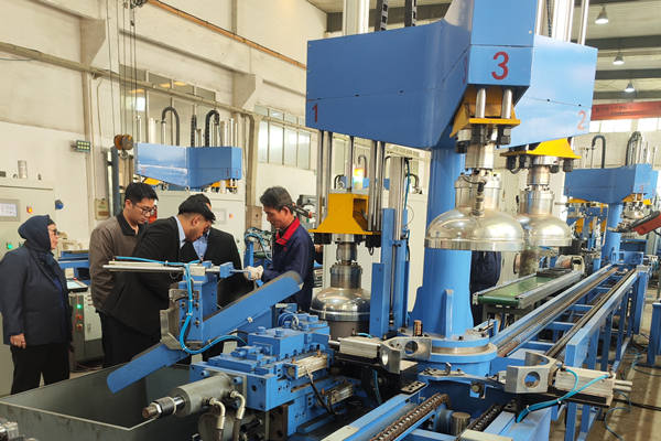 Malaysian Customer Visits Our Factory to Inspect LPG Cylinder Production Line
